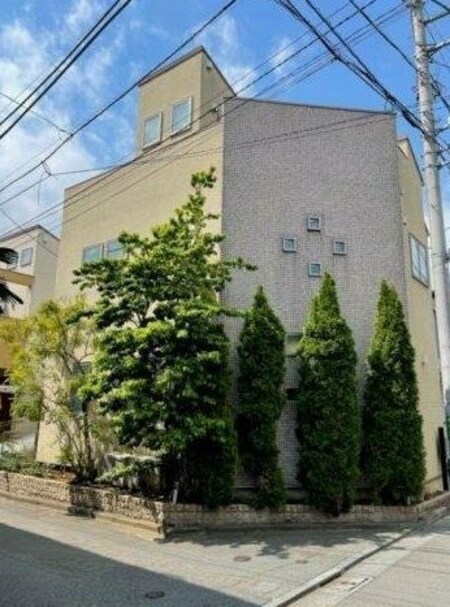 代沢戸建外観写真