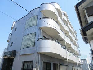 ケン・クリスタルII外観写真