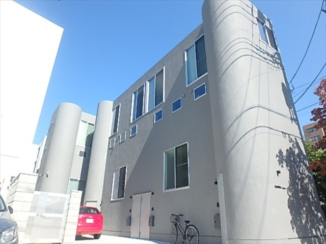 KANRA梅島の物件外観写真