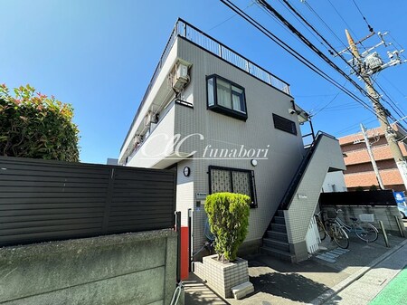 BeeHive外観写真