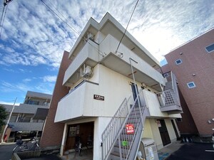 カズハイム外観写真