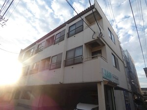 第3服部マンション外観写真