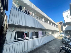 ウォンザハイムB棟外観写真