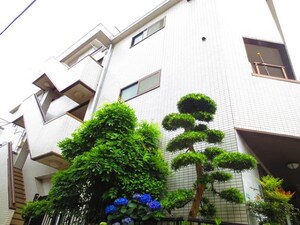 ホワイトホーム外観写真