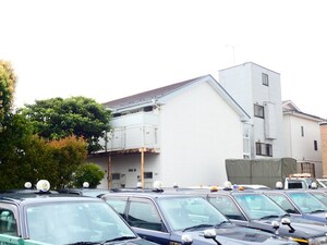 アッシュウェイ秋外観写真