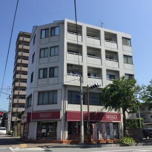 ホワイトビル外観写真