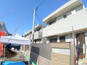 Adonis B棟外観写真