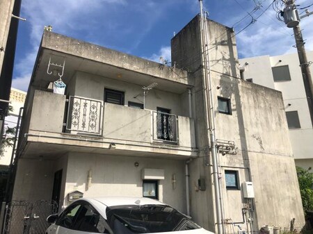 高良宇良邸外観写真