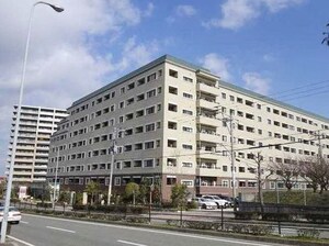 モントーレラコルタユニバ通り外観写真