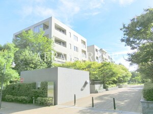 パークシティ成城 A-court外観写真