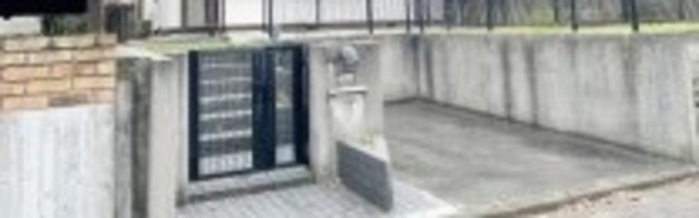上麻生2丁目戸建て