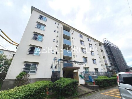 西小中台団地25号棟外観写真