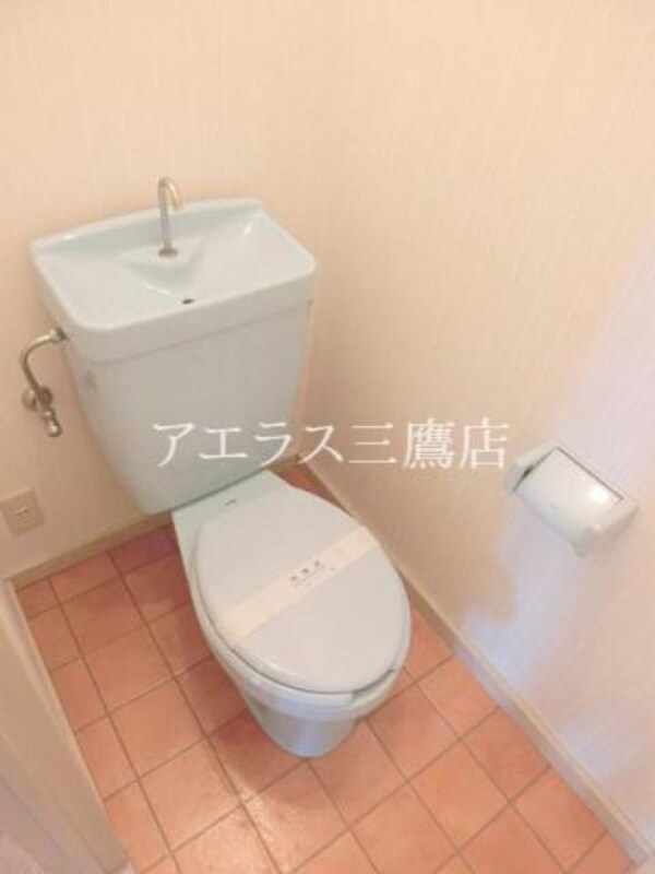 洗面所(清潔感のあるトイレです。)