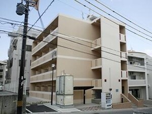 45040レオパレスヘリテージ新都心外観写真