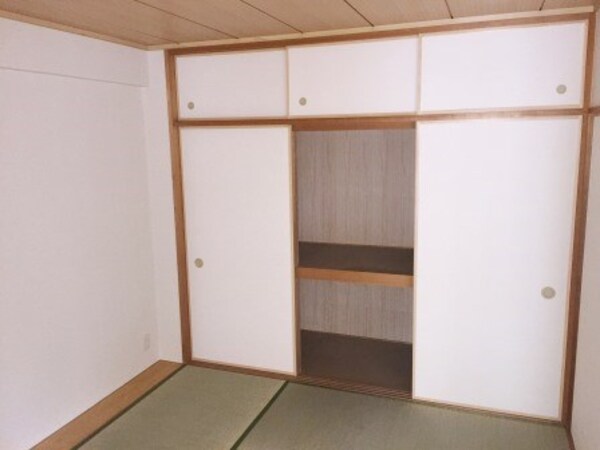 ベッドルーム