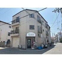 阪神本線 杭瀬駅 3階建 築36年の外観写真