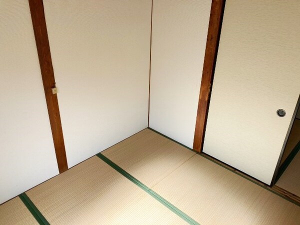ベッドルーム