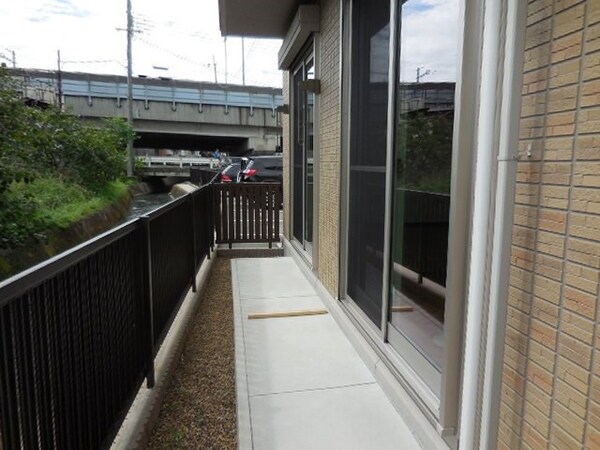 ベランダ(1Fはテラス)