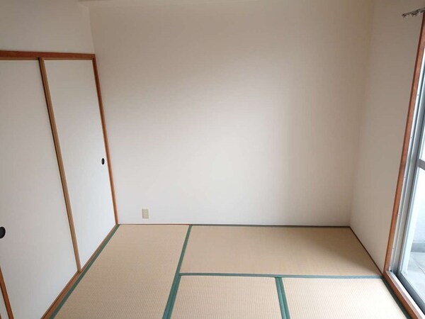 ベッドルーム