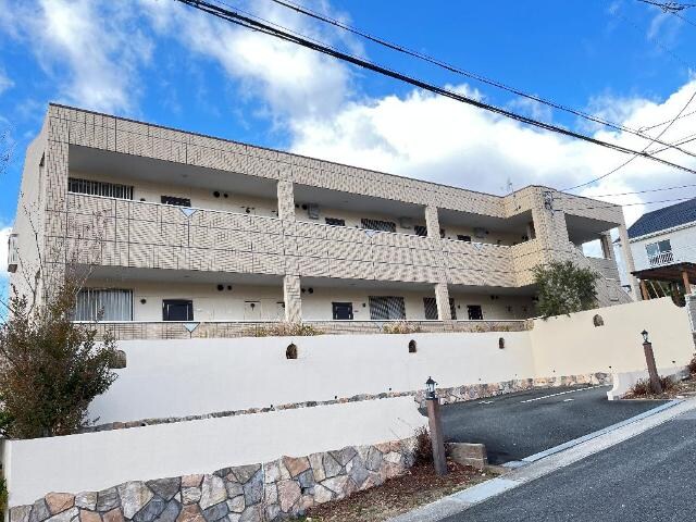 物件外観写真2　(外観写真（昼）)