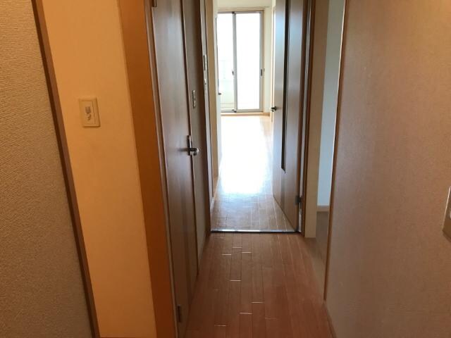 物件内観写真11　(玄関)