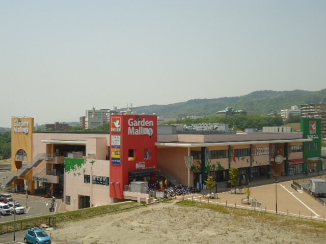 物件内観写真27　(フレンドマート彩都店まで1，414ｍ)