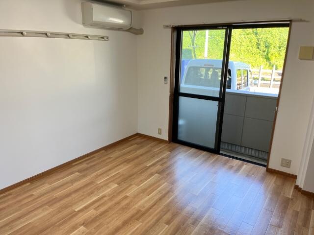 物件内観写真4　(洋室)