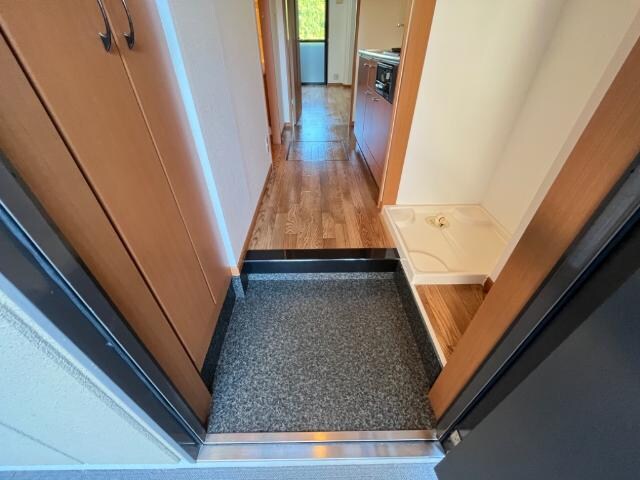 物件内観写真7　(玄関)