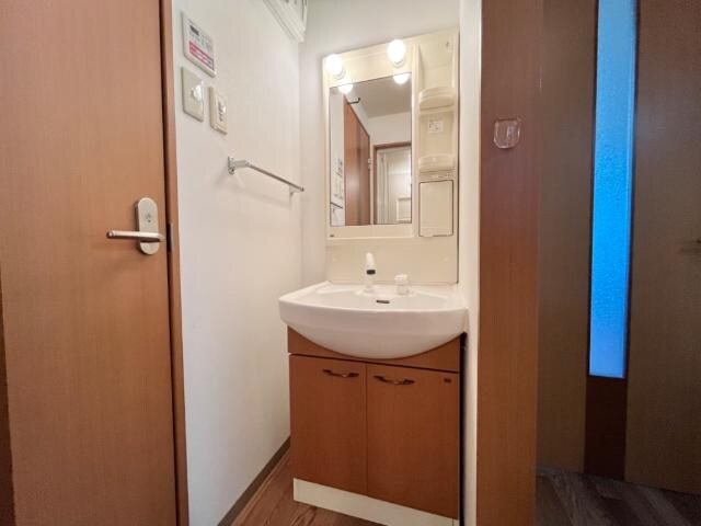 物件内観写真15　(洗髪洗面化粧台)