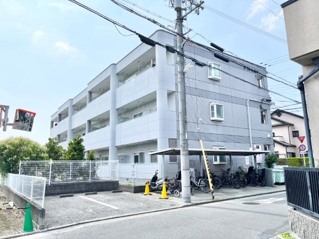 物件外観写真1　(外観写真（昼）)