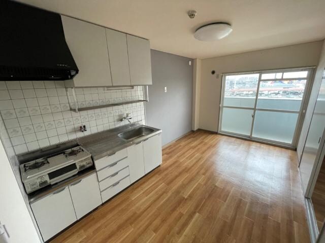 物件内観写真4　(室内)