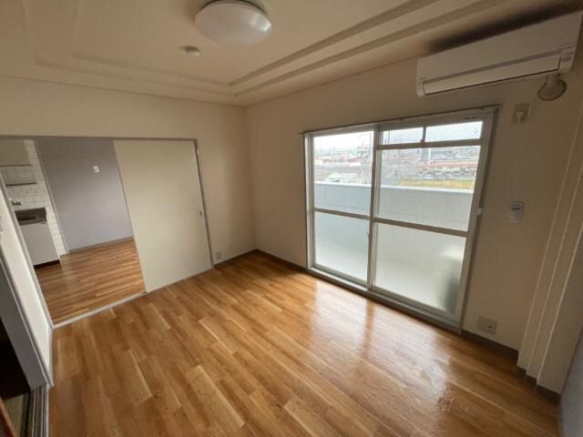 物件内観写真9　(洋室)