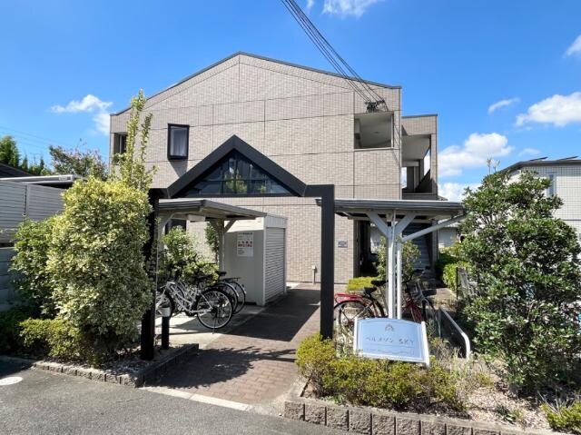 物件外観写真1　(外観写真（昼）)