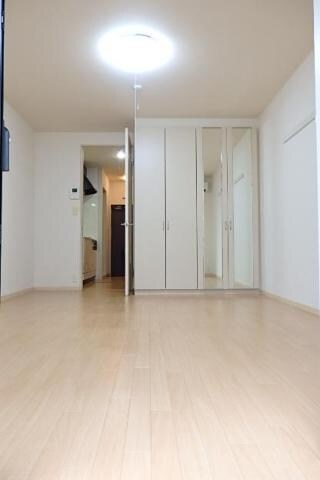 物件内観写真4　(洋室)