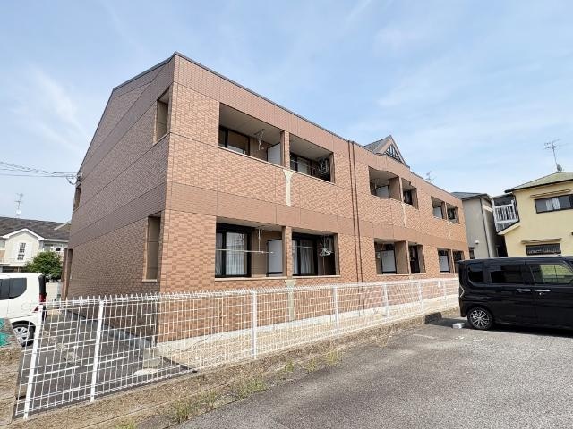 物件外観写真2　(外観写真（昼）)