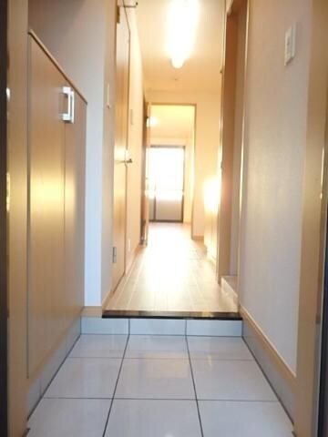 物件内観写真14　(玄関)