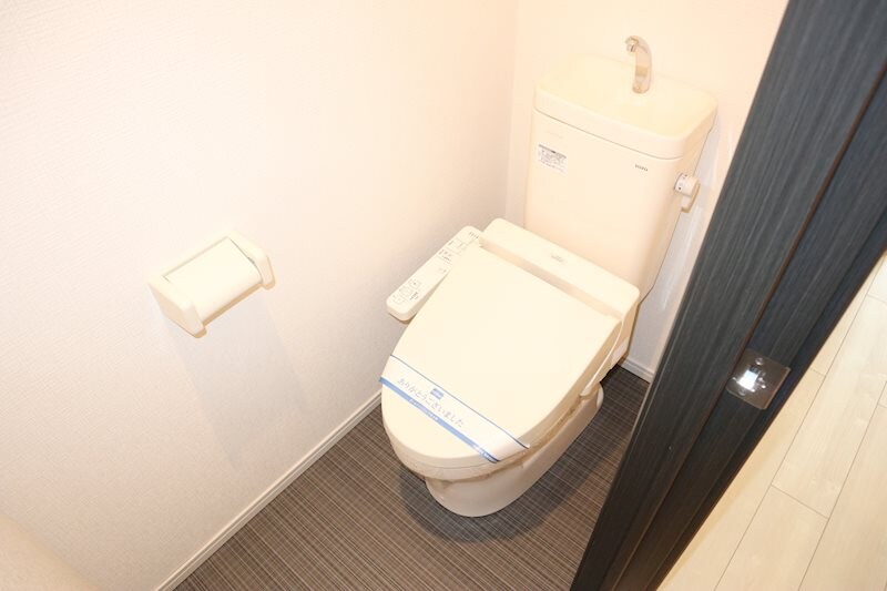 物件内観写真9　(温水洗浄暖房便座)
