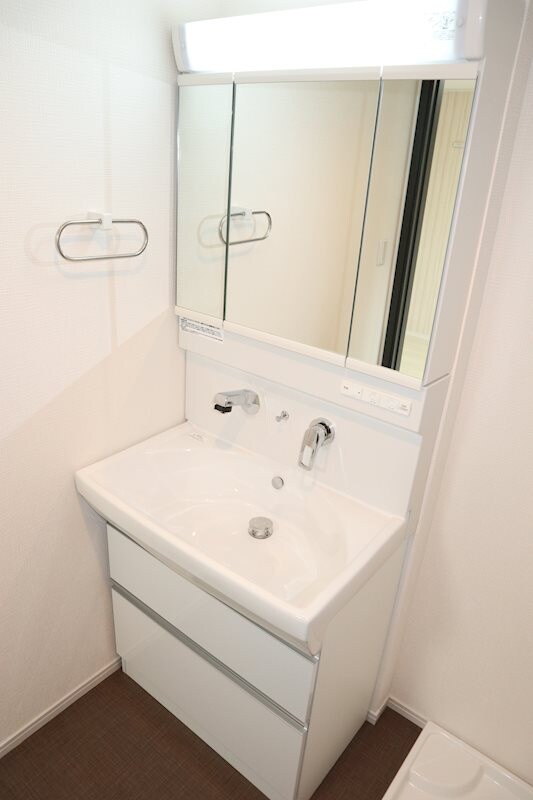 物件内観写真11　(洗髪洗面化粧台)