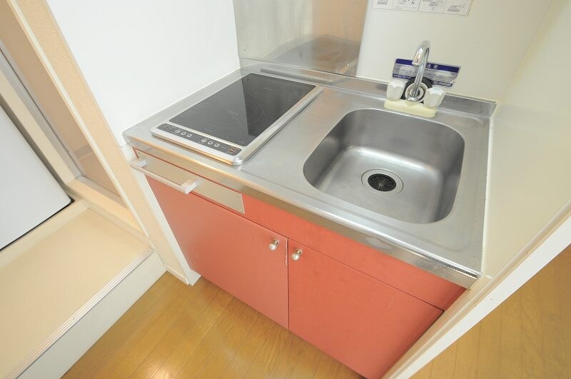 物件内観写真5　(2口電熱コンロ付き)