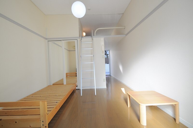 物件内観写真6　(1Fはフローリング 　セコムセキュリティ完備（無料）)