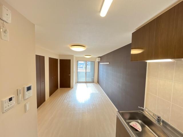 物件内観写真4　(洋室)