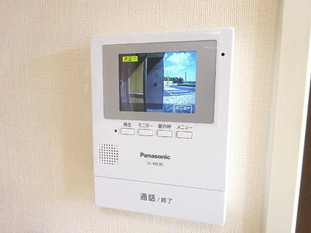 物件内観写真15　(カメラ付インターホン)