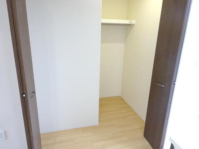 物件内観写真18　(収納)