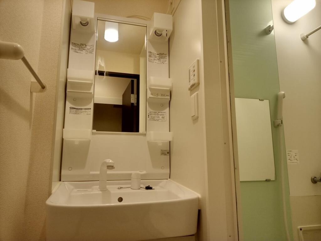 物件内観写真10　(独立洗面台)