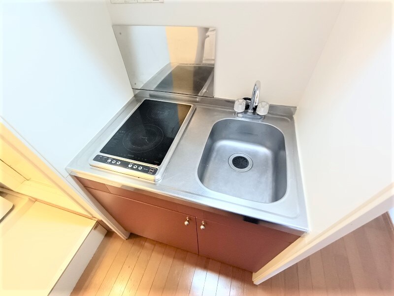 物件内観写真4　(コンロは２口コンロです。)