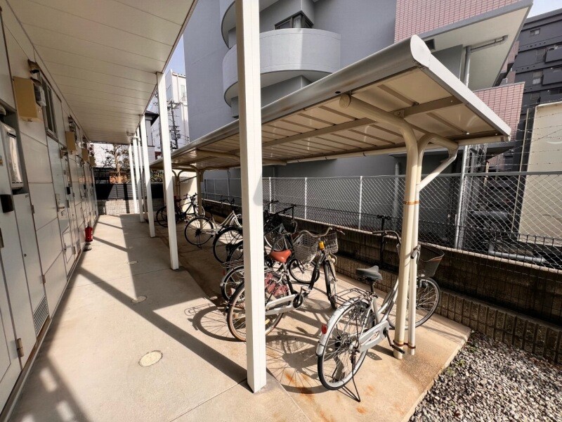 物件内観写真10　(駐輪スペースです。)