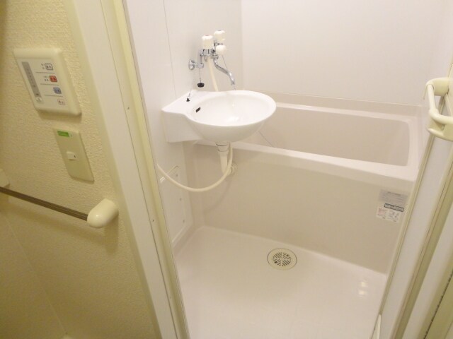 物件内観写真5　(浴室乾燥機付)