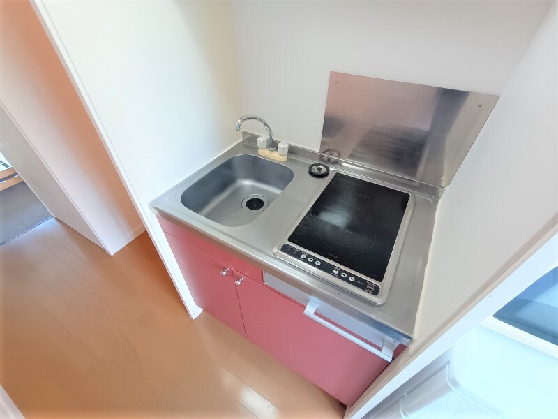 物件内観写真3　(コンロは2口コンロです。)