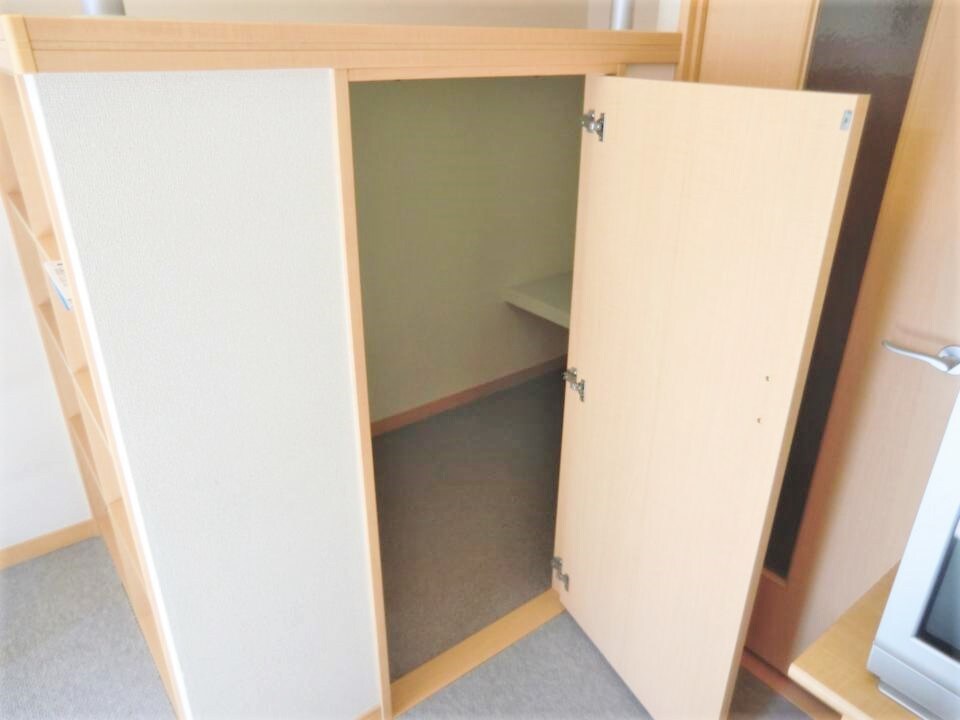 物件内観写真9　(同タイプ物件の為、形状や間取寸法、色調等が実際とは異なります)