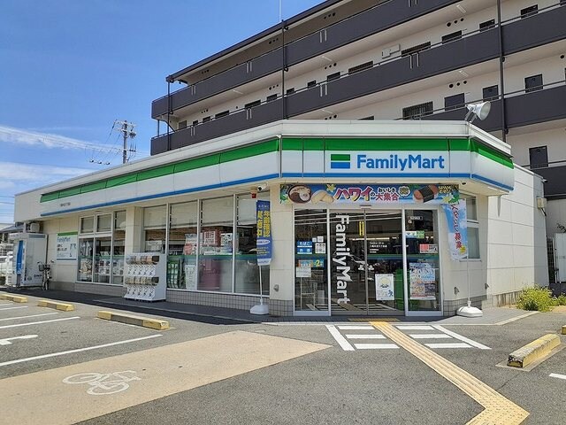 物件内観写真15　(ファミリーマート八尾木北店様まで350m)